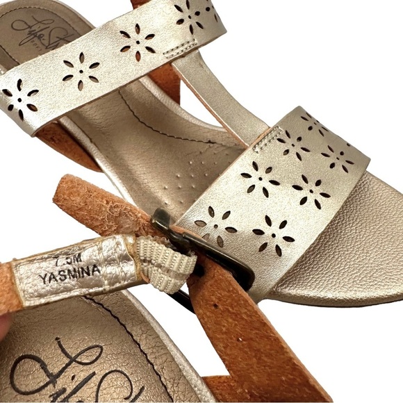 LIFESTRIDE Yasmina Metallic Rosette Slingback Sandals - Picture 8 of 8